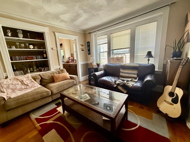 27 Sunset Rd Unit 1