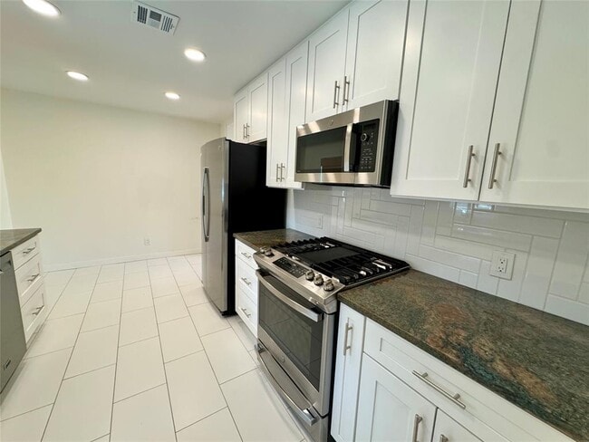 Photo - 1304 Hillcrest Dr