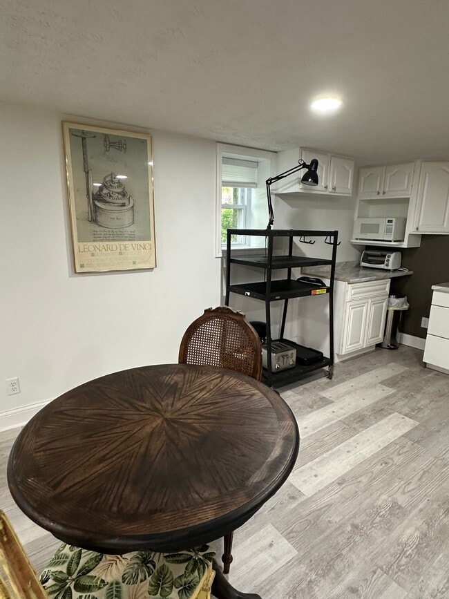 Kitchenette/ Table - 2472 S Belvoir Blvd Unit S Belvoir Studio Space