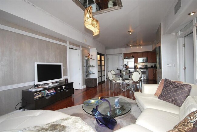 Photo - 54 Rainey St Unidad 509