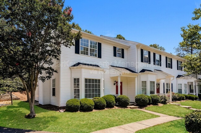 Photo - 208 Pointe Crest Ct