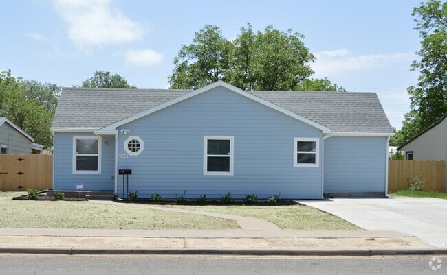 Building Photo - 2309 29th St Rental