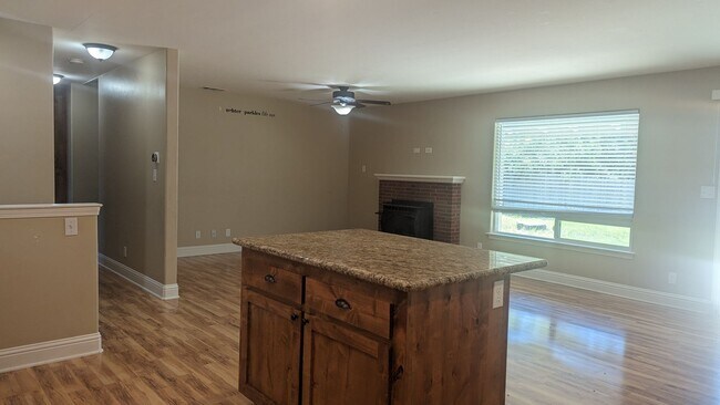 Photo - Spacious 3 Bedroom 2 Bath