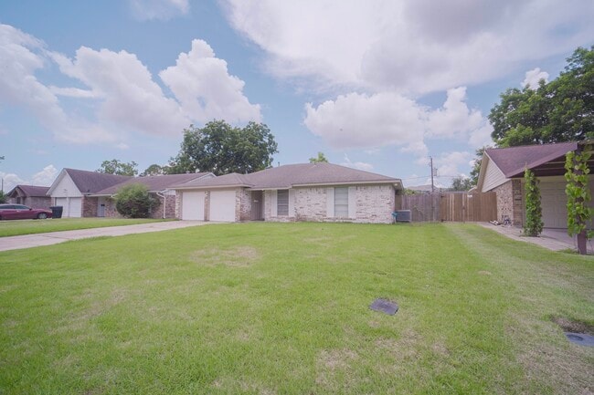 Photo - 9811 Mango St
