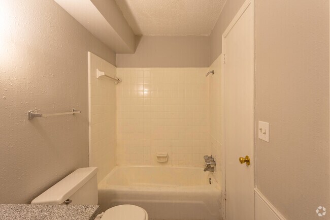 1BR, 1.5BA - 900SF
