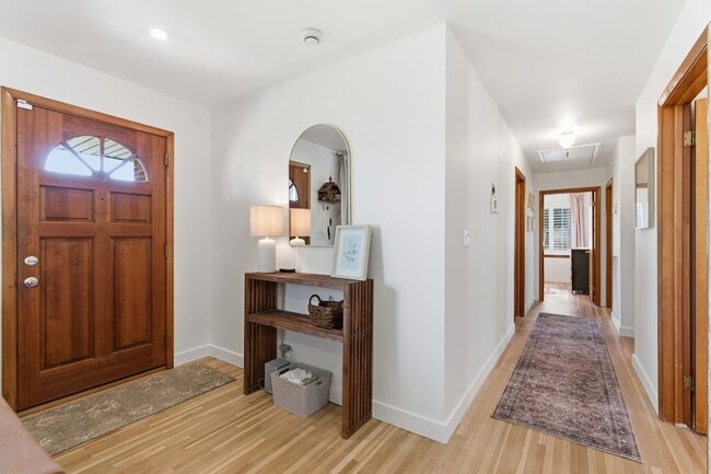 Photo - 2820 Donna Hill Dr