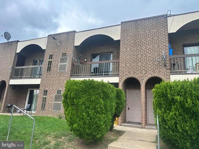 Building Photo - 2727 Rhawn St