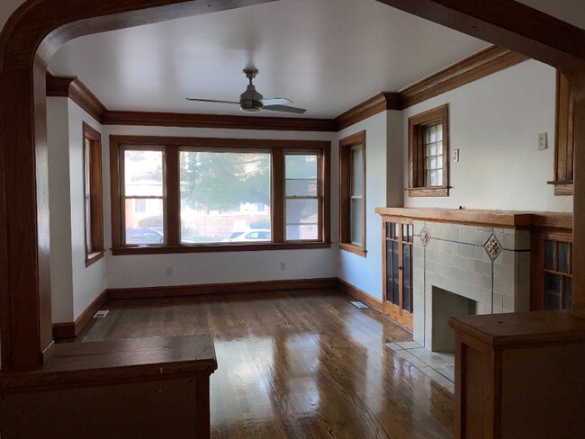 Photo - 8210 S Manistee Ave Unidad 2nd floor