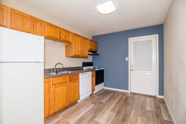 Photo - 404 Lawrence Pl Unit Apt 100