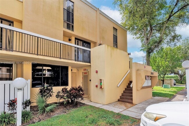 Photo - 2930 SW 87th Terrace Unidad 1814