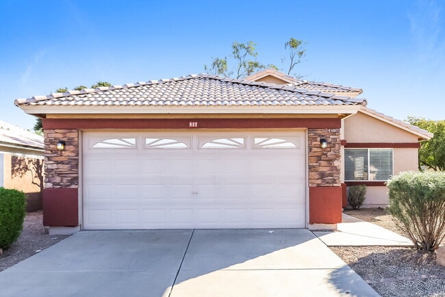 Building Photo - 427 N Payton