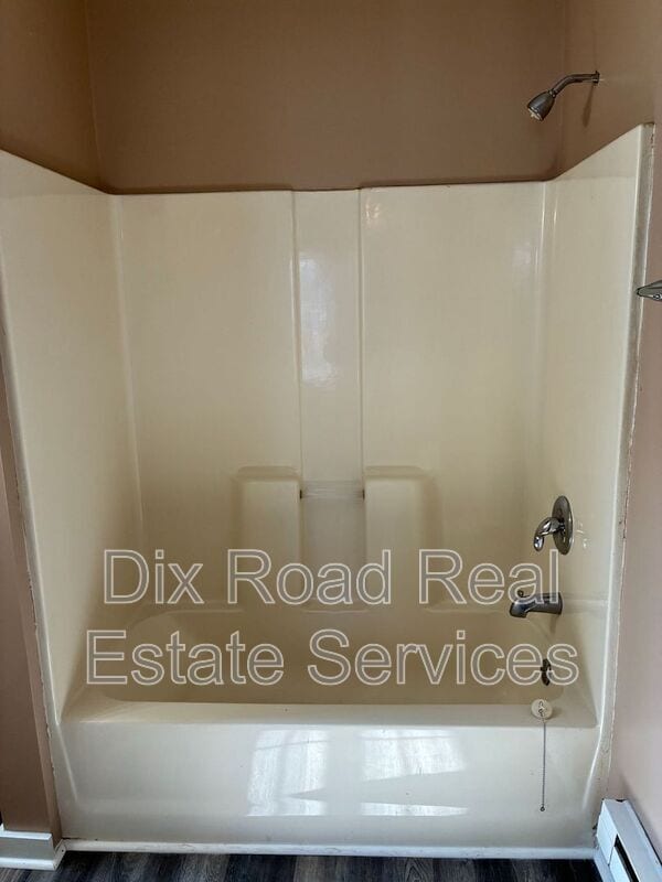 Photo - 829 Maple Ave