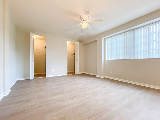 Photo - Park East - Park Knowles Apartments