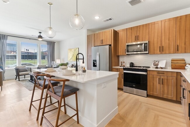 Building Photo - The Brentwood Rental