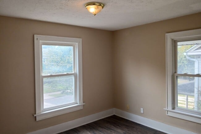 Photo - 1085 Delia Ave