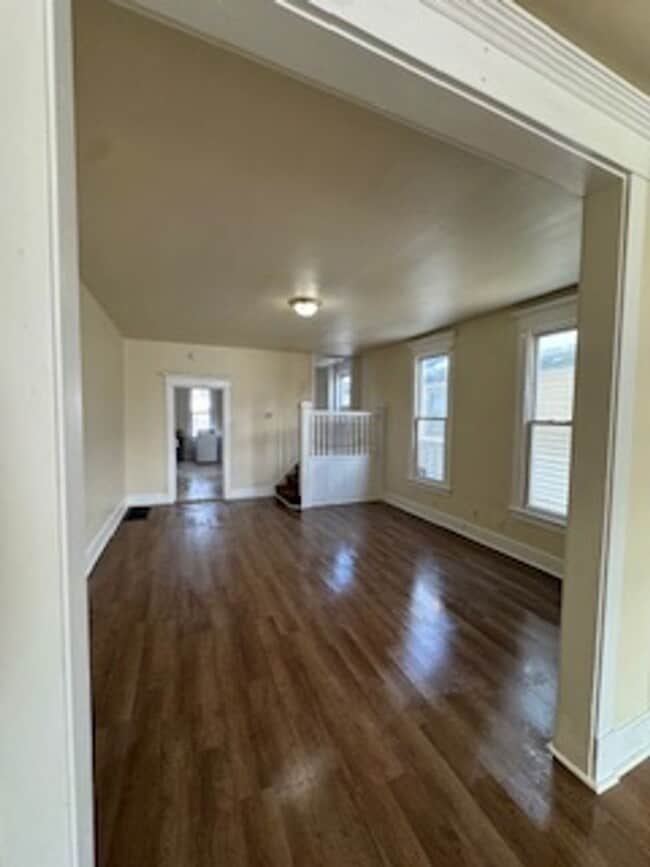 Photo - 205-207 West Oregon Street Unit 205