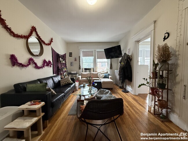Building Photo - 124 Wood Ave Unit 5 Rental