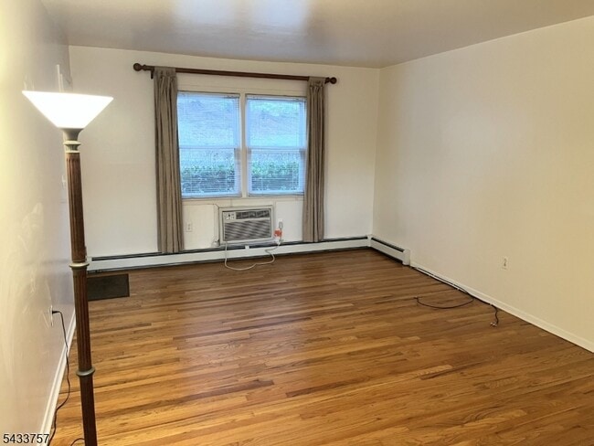 Photo - 46 Mt Kemble Ave