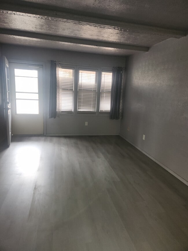 Photo - 25632 Thelmadale Dr