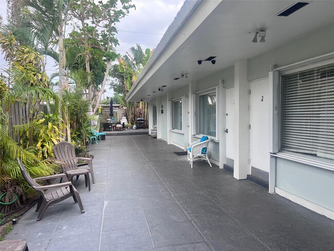 Photo - 2850 NE 30th St Unidad 2