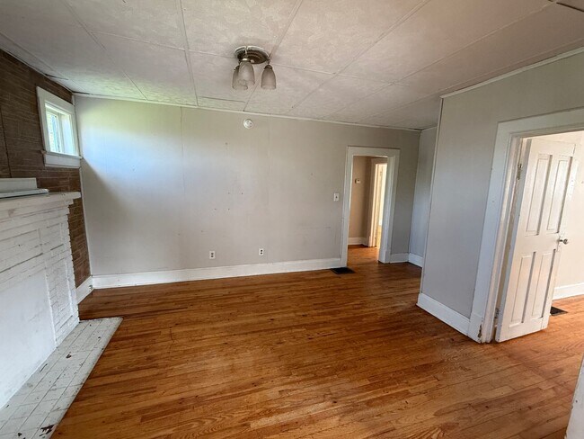 Photo - 17 Poplar Ave