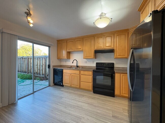 Photo - Charming Townhouse Located In Foster City Available Now!