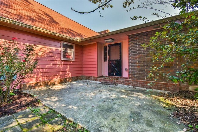 Photo - 935 Powderbag Creek Rd