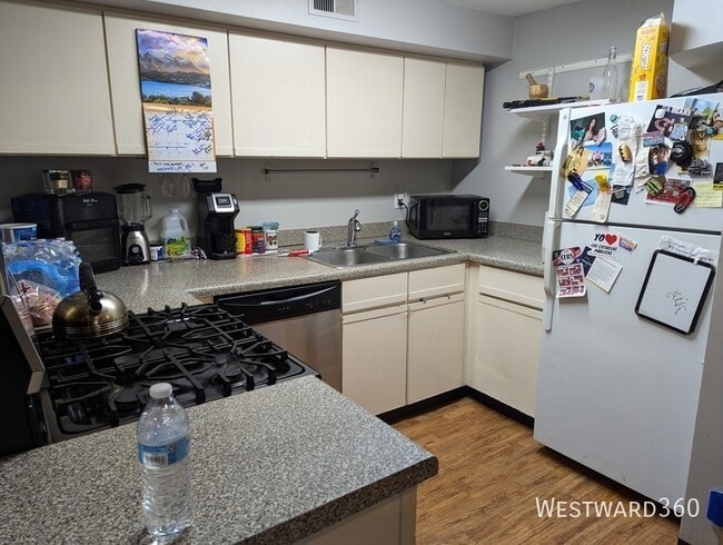 Photo - 1528 W Wellington Ave