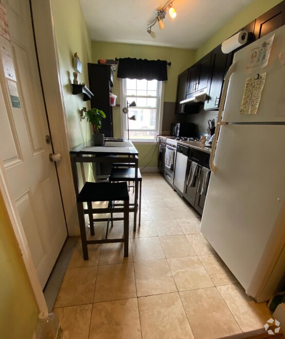 Building Photo - 22 Chiswick Rd Unit 9 Rental