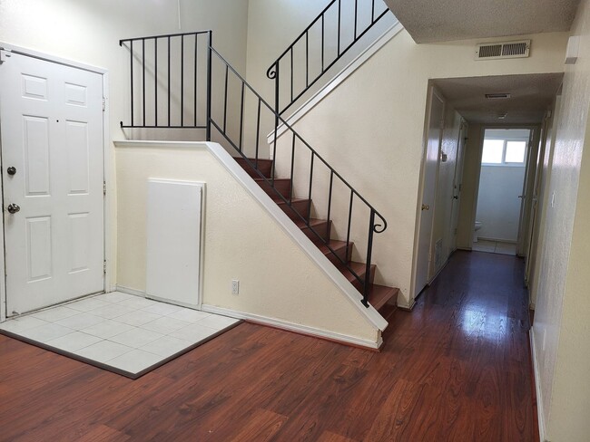 Photo - 125 Serpentine Dr