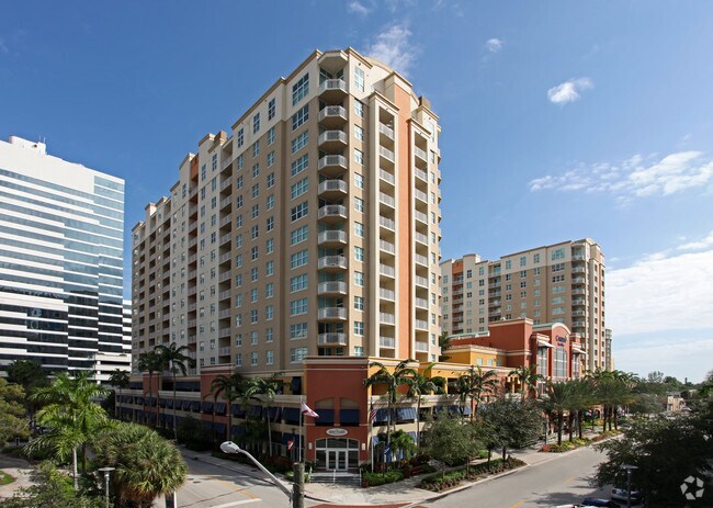 Exterior - Camden Las Olas