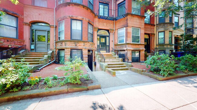 Photo - 1069 Beacon St Unit BR