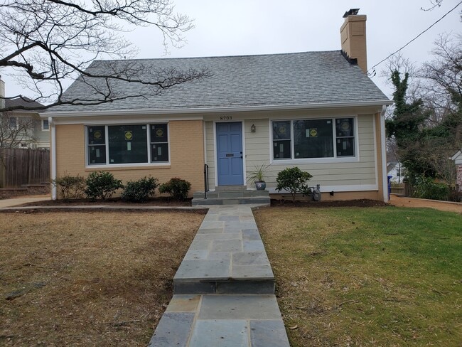 Building Photo - 8703 Lowell St