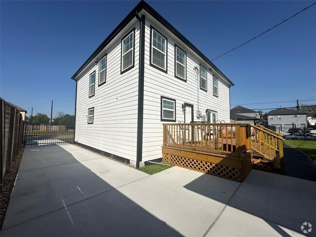 Building Photo - 3224 Southmore Blvd Rental
