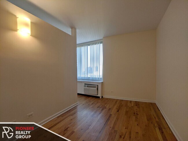 Photo - 4600 N Clarendon Ave Unit 812