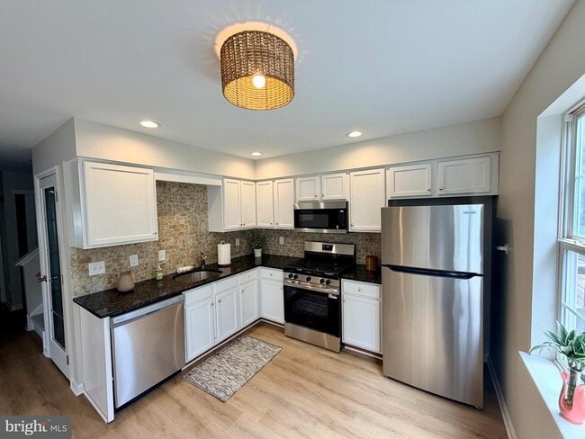 Photo - 1422 Oxford Cir