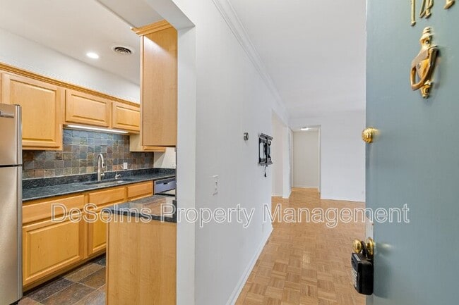 Photo - 5025 Hillsboro Pike