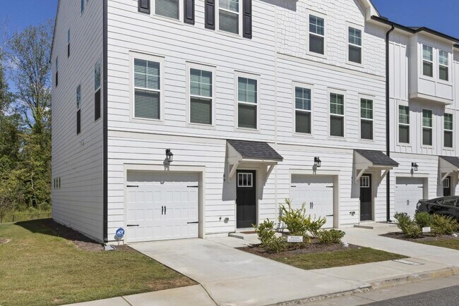 Photo - 89 Werner Brook Way SE