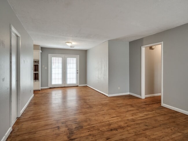 Photo - 5004 S Broadway Ave