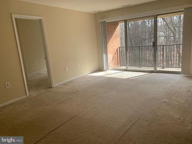 Photo - 884 College Pkwy Unit 303