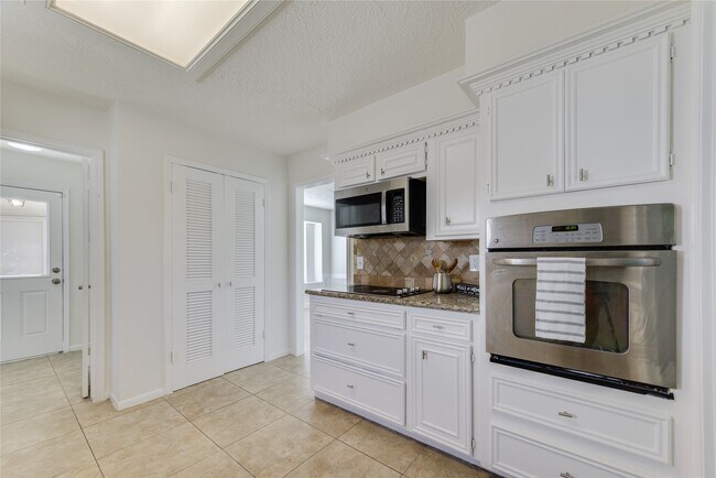 Photo - 18318 Ella Blvd