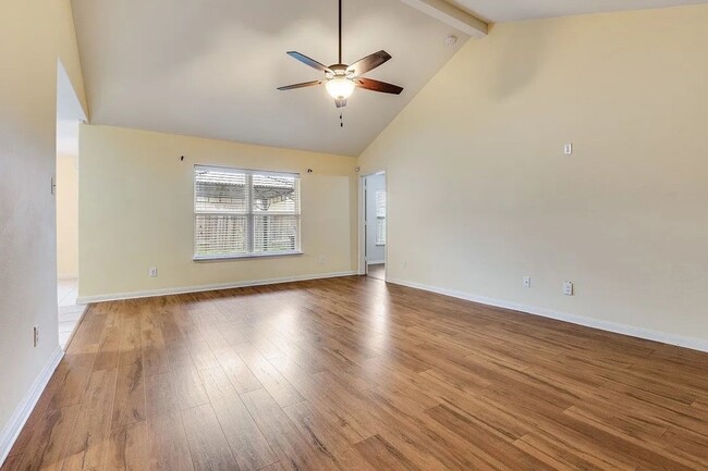 Photo - 120 Mount Vernon Ln