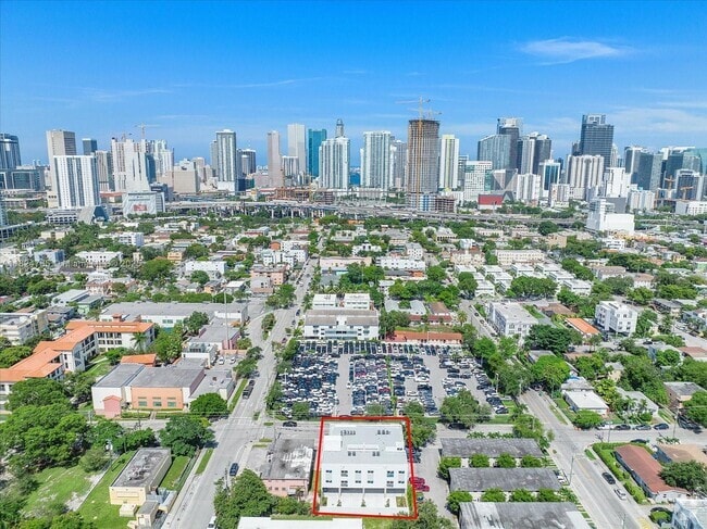 Building Photo - 420 SW 7th Ave Rental