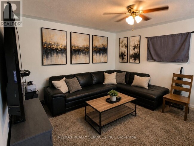 Photo - 215 Highbury Ave N