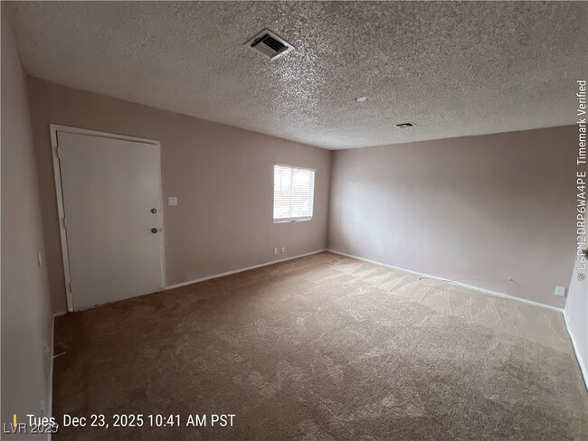 Photo - 400 Bonanza Way