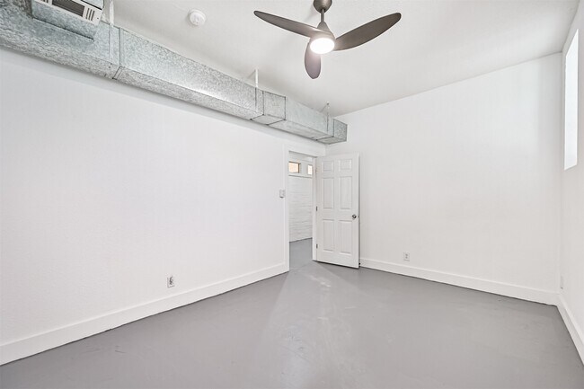 Photo - 2201 48th St