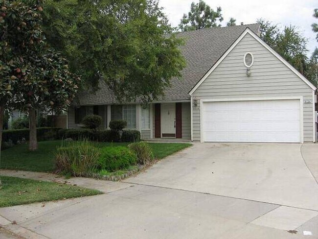 4154 W. Galaxy Ave. (Bullard & Figarden) ... - 4154 W. Galaxy Ave.  (Bullard & Figarden) ... House