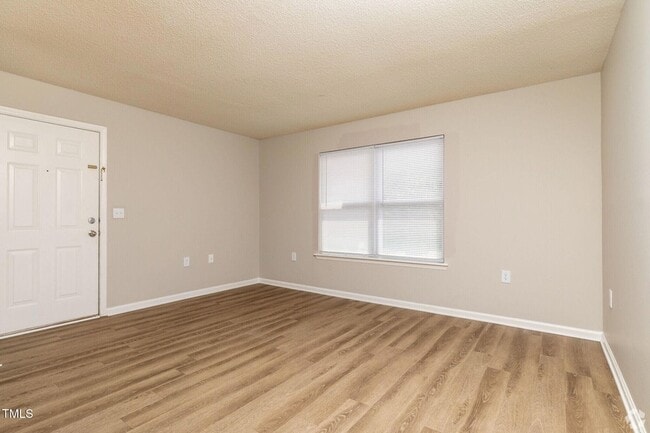 Photo - 115 Holiday Park Rd Unidad 2Bed Traditional