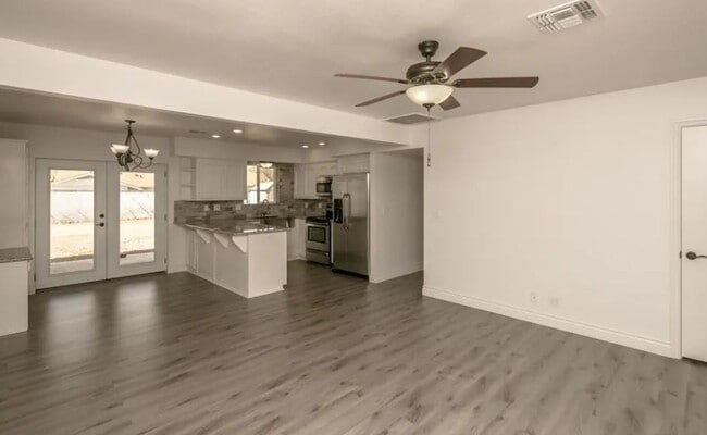 Photo - Remodeled 4-Bedroom Home in the Heart of K...
