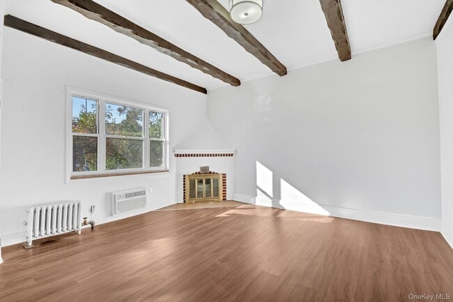 Photo - 88-33 Francis Lewis Blvd